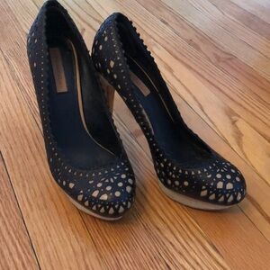 BCBGMaxAzria leather heels Sz 7.5